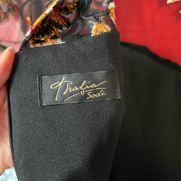 Embroidered floral mesh midi dress - Picture 4 of 4